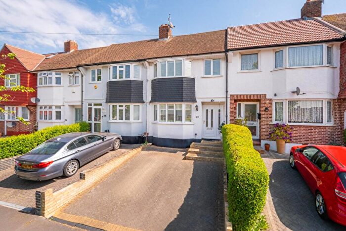 3 Bedroom Terraced House For Sale In Kingsbridge Road, Morden, SM4