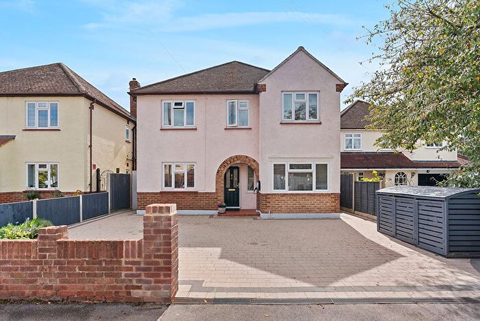 4 Bedroom Detached House For Sale In Fontmell Park, Ashford, TW15