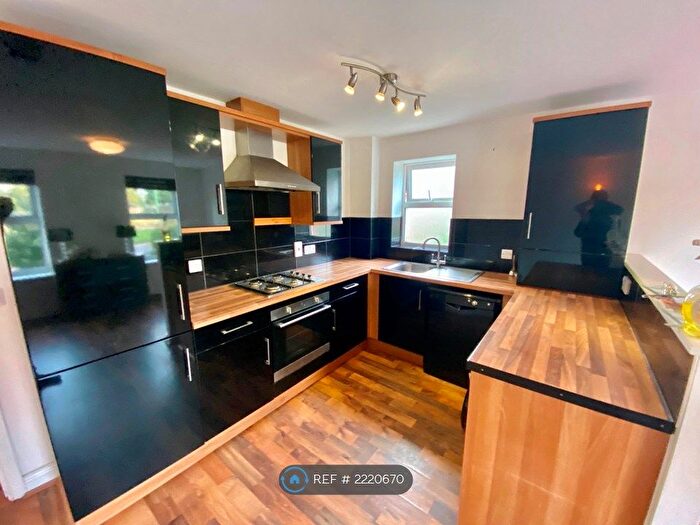 2 Bedroom Flat To Rent In Cambridge Road, Bournemouth, BH2