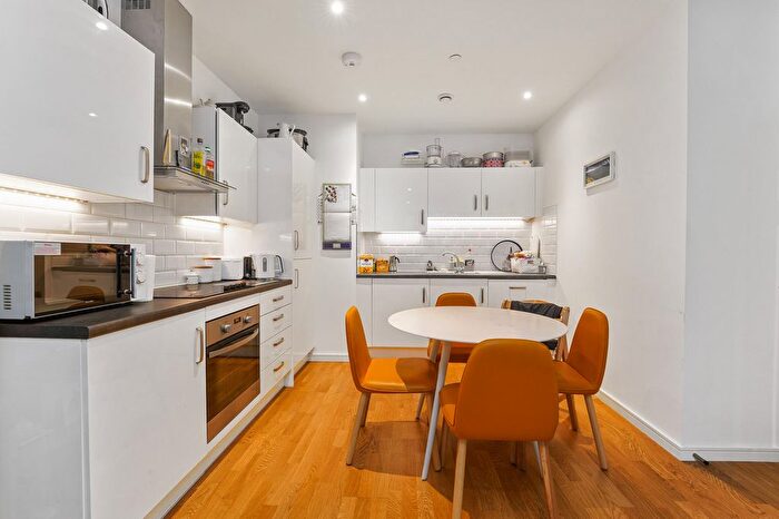 2 Bedroom Flat To Rent In , Enterprise Way, London, SW18