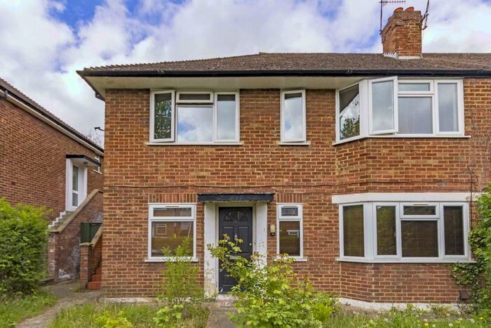 2 Bedroom Flat To Rent In Cavendish Avenue, London, W13