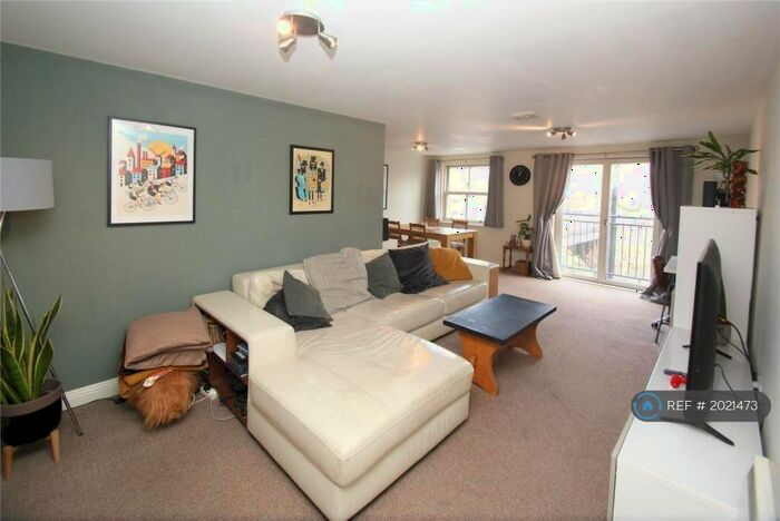 2 Bedroom Flat To Rent In Squires Court, Bristol, BS3