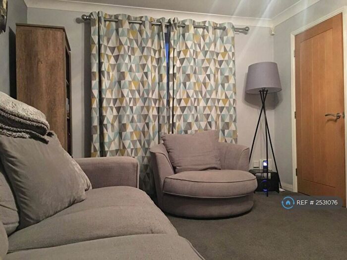 3 Bedroom Semi-Detached House To Rent In Beaver Close, Chester, CH4