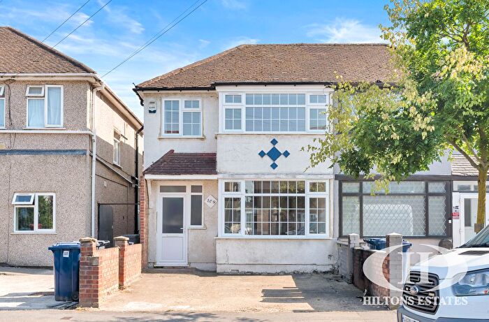 3 Bedroom Semi Detached House For Sale In Scotts Road, Southall, UB2