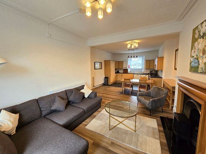 2 Bedroom Flat To Rent In Leadside Road, City Centre, Aberdeen, AB25