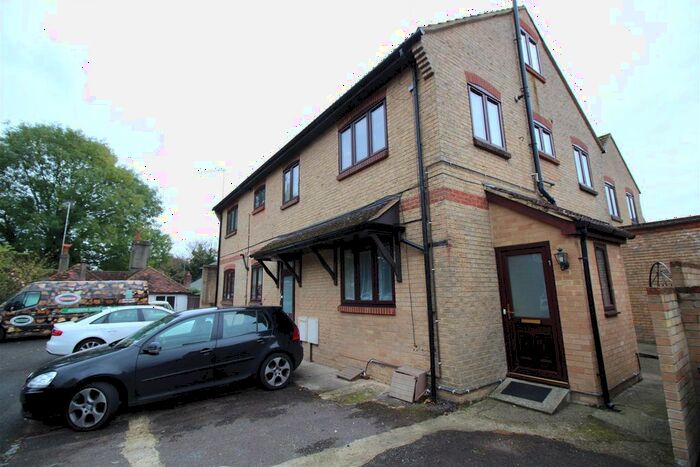 1 Bedroom Flat To Rent In Portland Road, Dorking, Surrey., RH4