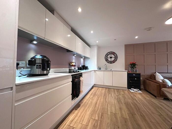 1 Bedroom Flat To Rent In Oxford Heights, Southampton, Hampshire, SO14