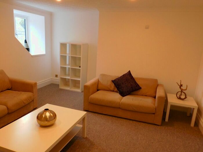 2 Bedroom Flat To Rent In Waverley Place, Aberdeen, AB10