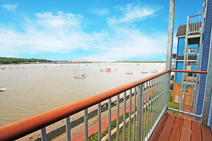 2 Bedroom Flat To Rent In Dunlin Drive, Chatham, ME4