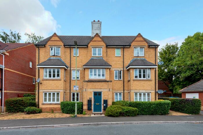 2 Bedroom Apartment To Rent In East Field Close, Headington, OX3