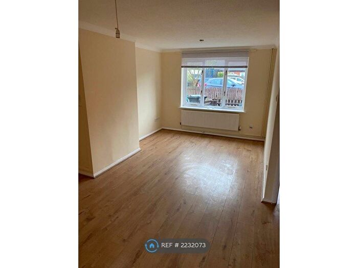 3 Bedroom Semi-Detached House To Rent In East View, Langwith, Mansfield, NG20