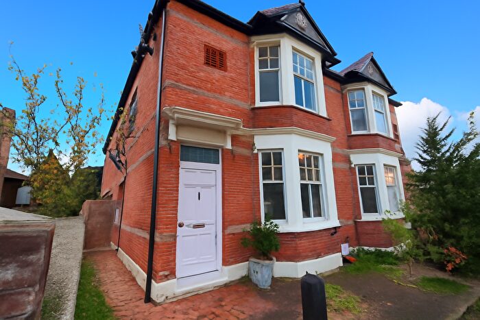 2 Bedroom Property To Rent In Trinity Road, Chelmsford, CM2