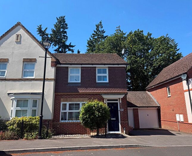 3 Bedroom Semi Detached House For Sale In Mandarin Drive, Newbury, RG14
