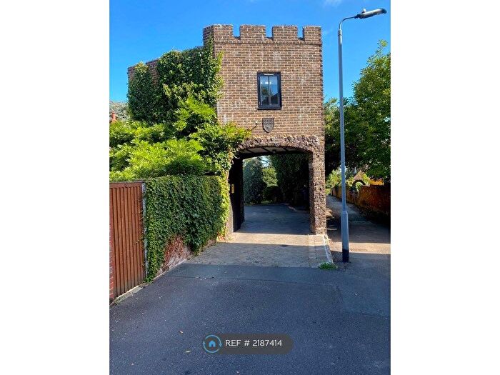 1 Bedroom Flat To Rent In Annexe, Maidenhead, SL6