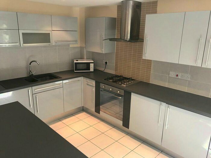 2 Bedroom Apartment To Rent In Pineview Gardens, Littleover, Derby, DE23