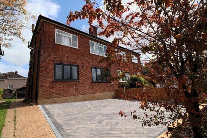 2 Bedroom Maisonette To Rent In Rose Valley, Brentwood, CM14