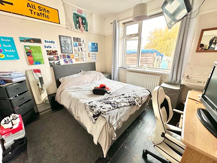 2 Bedroom Bungalow For Sale In Fernhill Avenue, Weymouth, DT4