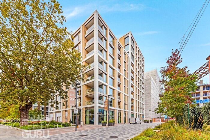 2 Bedroom Flat For Sale In Prince Of Wales Drive, London, SW11