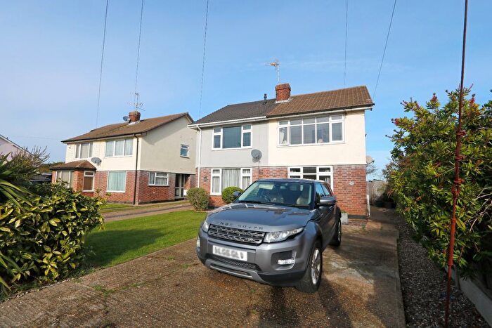 3 Bedroom Semi Detached House For Sale In Common Lane, Thundersley, Essex, SS7
