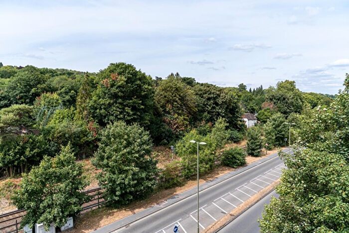 2 Bedroom Apartment To Rent In Well Farm Road Whyteleafe, CR3