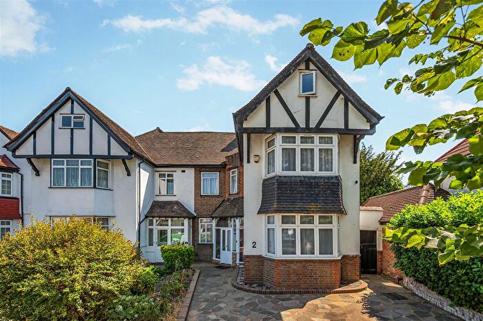 5 Bedroom Semi-Detached House For Sale In Evelyn Grove, W5