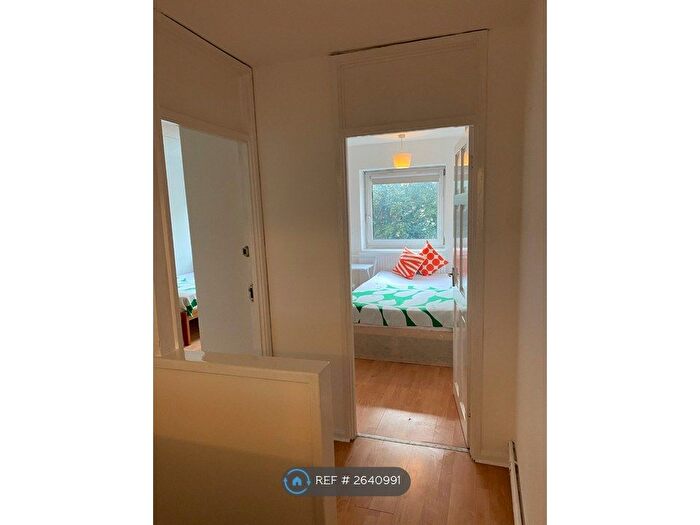 4 Bedroom Flat To Rent In Woodville House, London, SE1