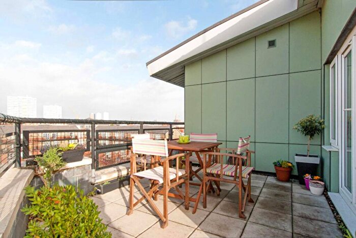 2 Bedroom Penthouse For Sale In Locksons Close, E14