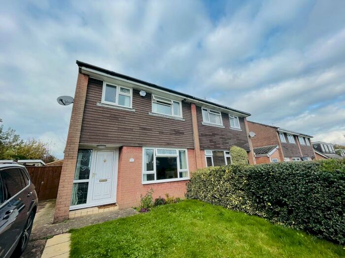 3 Bedroom House To Rent In Lynch Blosse Close, Cardiff, CF5