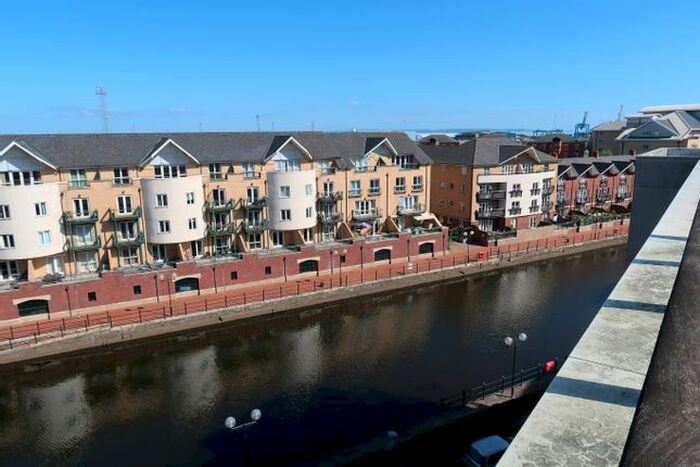 2 Bedroom Flat To Rent In Sirius House, Falcon Drive, Cardiff, CF10