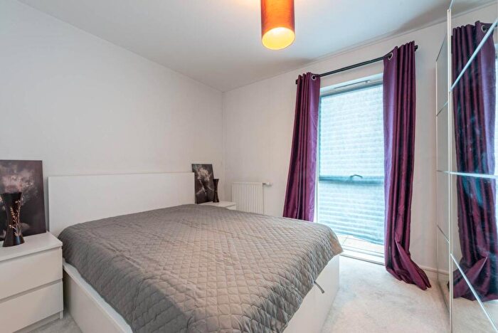 1 Bedroom Flat For Sale In Shearwater Drive, Hendon, London, NW9