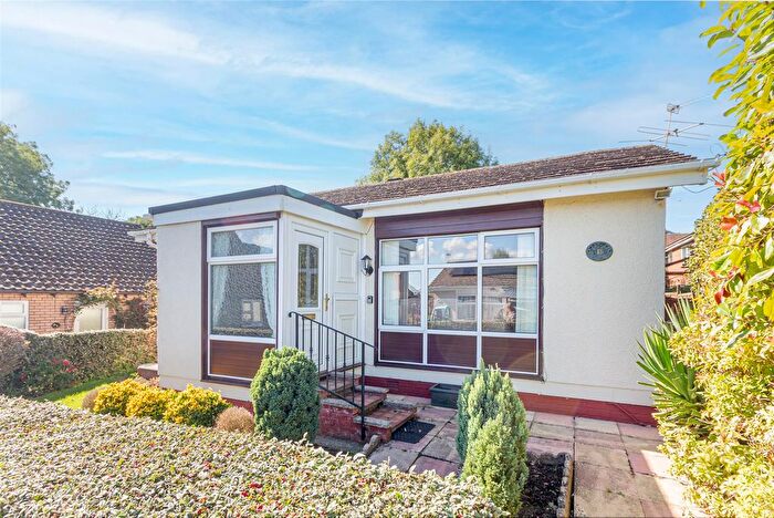2 Bedroom Detached Bungalow For Sale In Pickersleigh Grove, Malvern, WR14