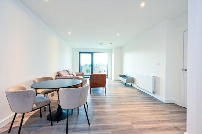 2 Bedroom Flat To Rent In The Mint, Guildford, GU1