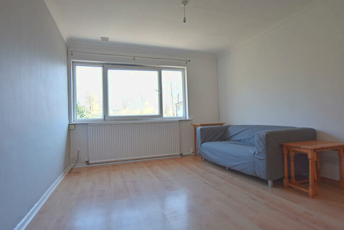 2 Bedroom Flat To Rent In Malcolm Close, Mapperley Park, NG3