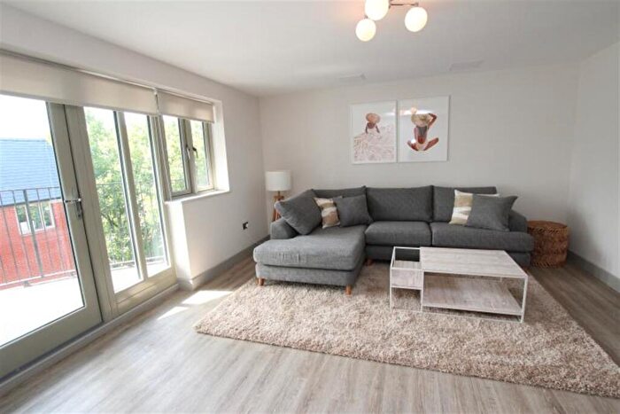 2 Bedroom Apartment To Rent In Park Edge, Nottingham, NG7