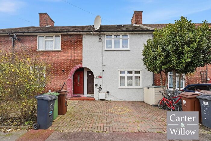 3 Bedroom Terraced House For Sale In Vincent Road, Dagenham, RM6