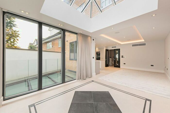 6 Bedroom Semi-Detached House To Rent In Lincoln Avenue, London, SW19