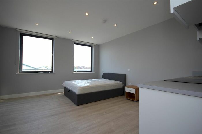 Studio To Rent In Neasden Lane, Neasden, NW10