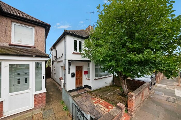 1 Bedroom Flat For Sale In Beresford Avenue, Hanwell, W7