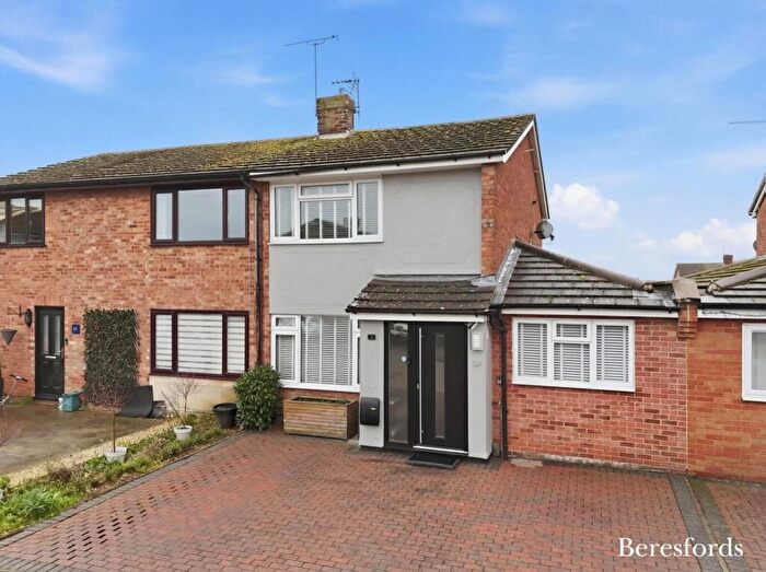 4 Bedroom Semi-Detached House For Sale In Muscade Close, Tiptree, CO5