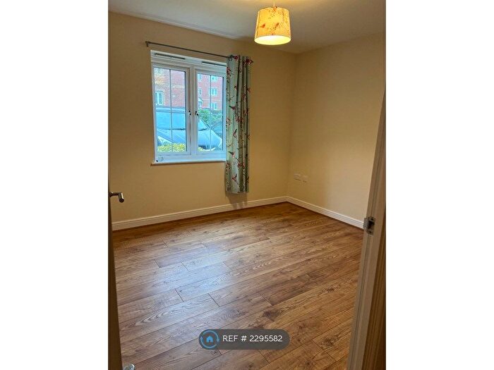 2 Bedroom Flat To Rent In Bromley Close, Harlow, CM20