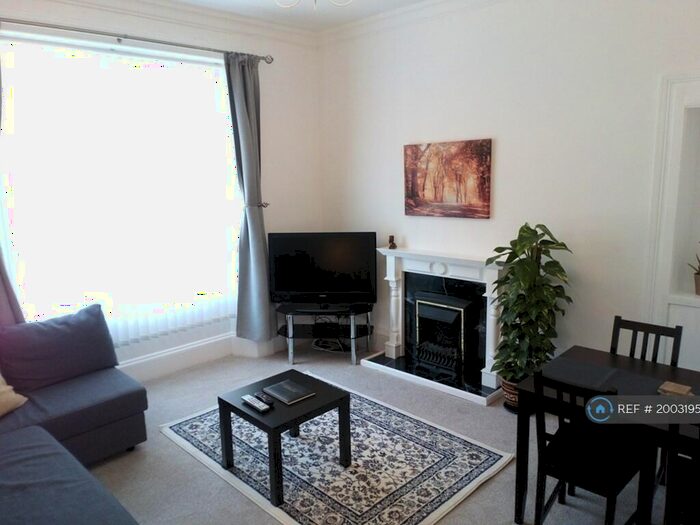1 Bedroom Flat To Rent In Wallace Street, Dumbarton, G82