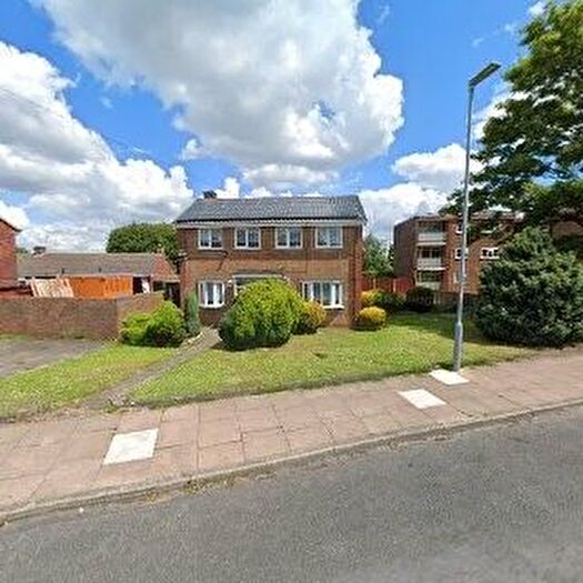 3 Bedroom Detached House To Rent In Lovett Avenue, Oldbury, B69