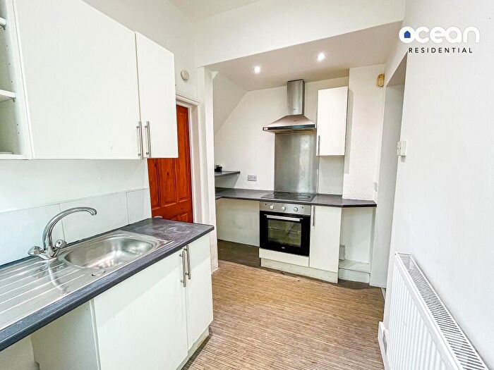 2 Bedroom Flat For Sale In Stromness Road, Southend-On-Sea, Essex, SS2