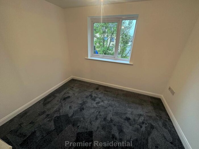 2 Bedroom Apartment To Rent In Newbridge Close, Radcliffe, M26