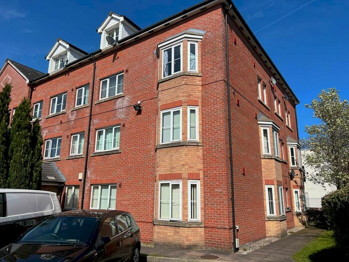 2 Bedroom Flat To Rent In Kingsburn Court, Manchester, M19