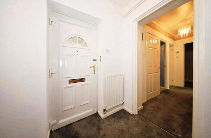 2 Bedroom Flat For Sale In Chaddesley Gardens, Kidderminster, Worcestershire, DY10