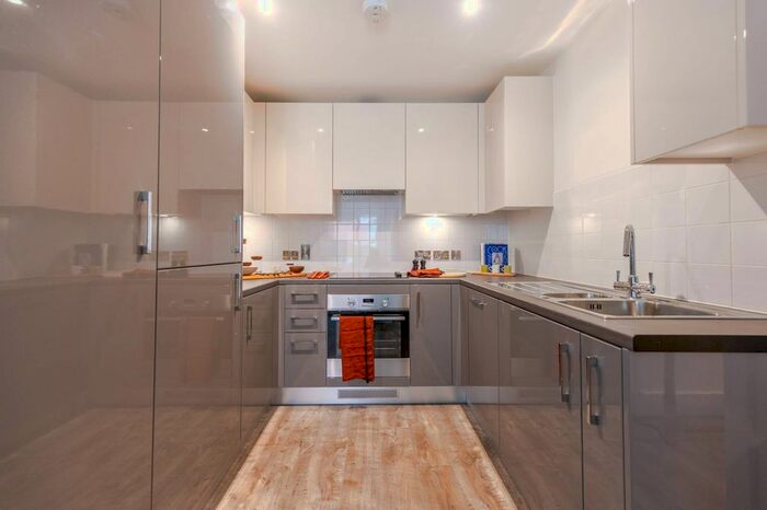 2 Bedroom Flat To Rent In Talisker House, Acton, London, W3