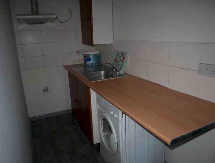 1 Bedroom Apartment To Rent In Dewhurst Road, Fartown, Huddersfield, HD2