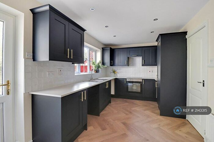 4 Bedroom Detached House To Rent In Bryony Court, Leeds, LS10