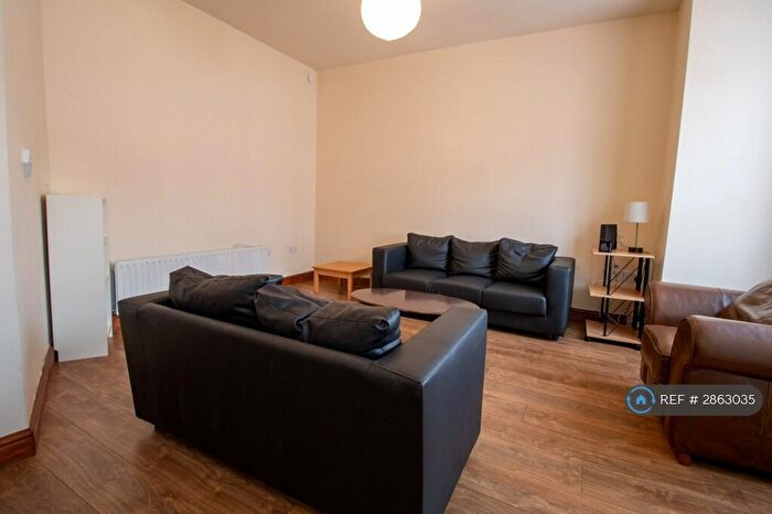 6 Bedroom Terraced House To Rent In Chestnut Avenue, Leeds, LS6